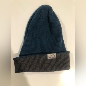 NWOT Calia Reversible Beanie